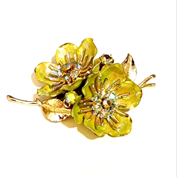 Vintage Coro (signed) Enamel Flower Brooch Pin - Picture 1 of 6